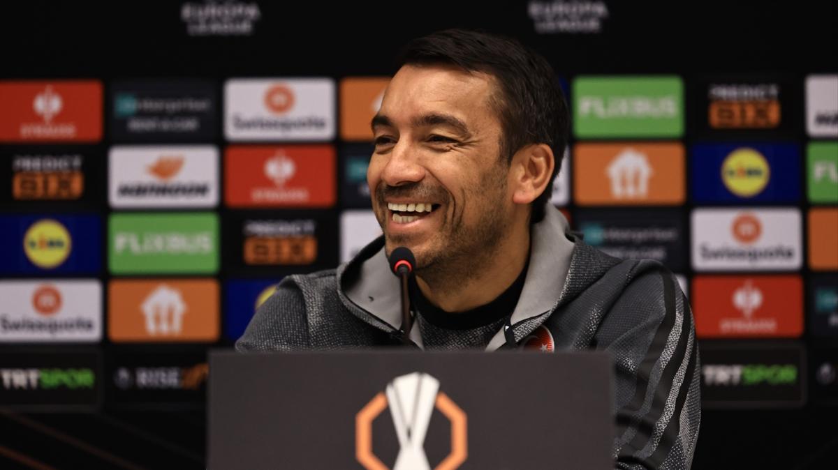 Van Bronckhorst: Avrupa'da iyi durumdayz