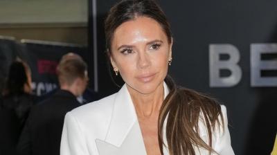 Mermer gibi cildi var! Victoria Beckham gzellik srrn aklad