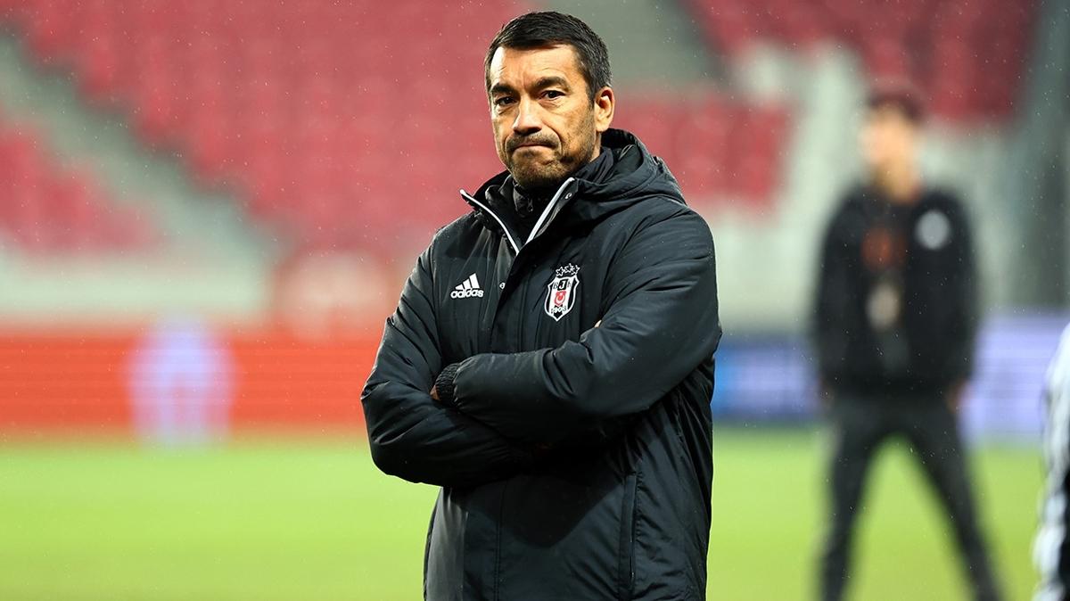 Resmen akland! Beikta'ta Van Bronckhorst dnemi sona erdi