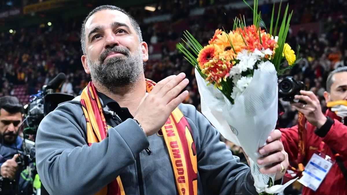 Arda Turan'a Galatasaray taraftarndan sevgi gsterisi