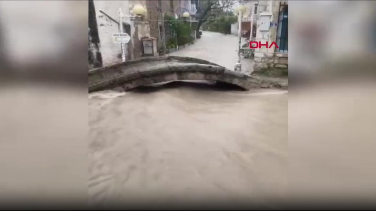 eme'yi saanak vurdu... Ev ve i yerlerini su bast