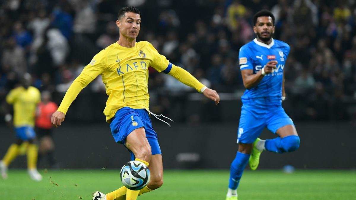 Ronaldo'nun namaz hassasiyeti! "Antrenman durduruyor"