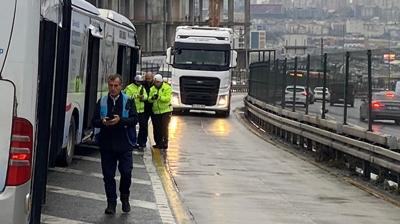 stanbul'da korkutan kaza! Metrobsten yolcu dt