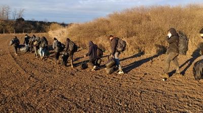 Edirne'de dzensiz ge geit verilmiyor... Yabanc uyruklular yakaland