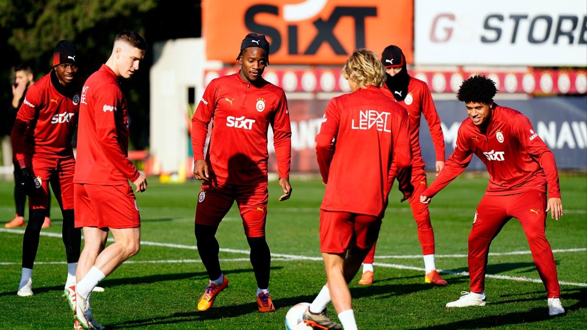 Galatasaray'da 5 eksik! Sivasspor ma kadrosu akland