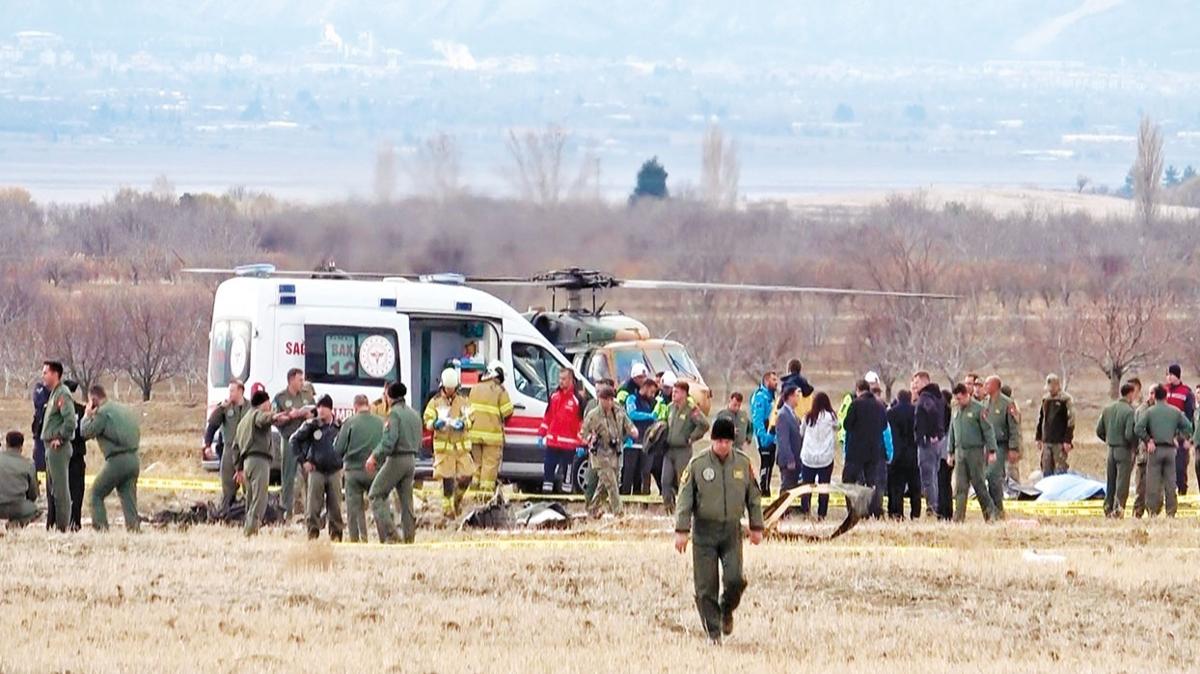 Havada temas facias! Askeri helikopter dt 6 asker ehit