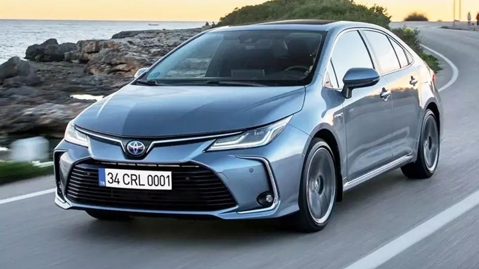 Toyota beklenmeyeni yapt: Egea fiyatna Corolla Sedan! stelik tamamna taksit imkan