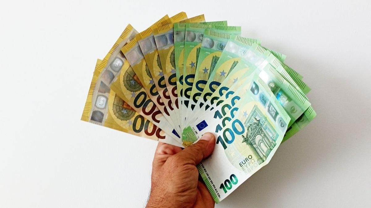 Dolar kuru bugn ne kadar" (11 Aralk 2024 dolar-euro fiyatlar)