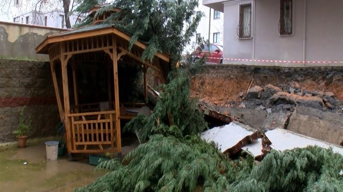 stanbul'da iddetli ya nedeniyle bir binann istinat duvar kt