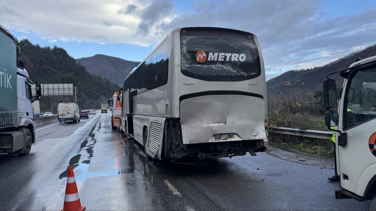 Sakarya'da 6 ara birbirine girdi: 15 yaral