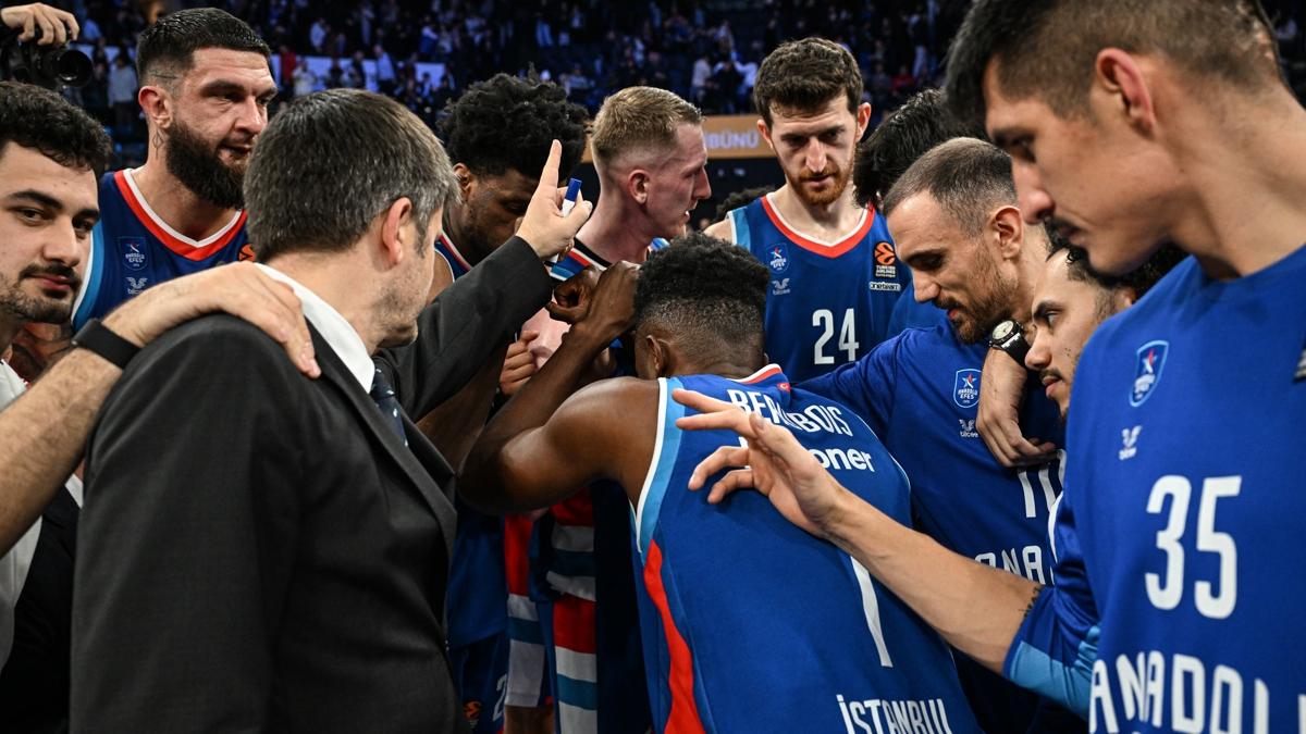 Anadolu Efes, Panathinaikos karsnda parkeye kyor