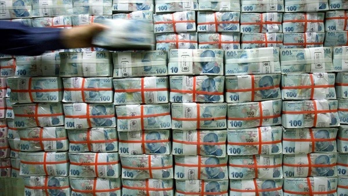 Cari ak 48 milyar dolar azalarak 7,7 milyar dolara geriledi