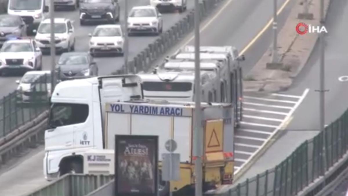Dumanlar ykseldi, yolcular panikledi... Bir metrobs arzas daha!