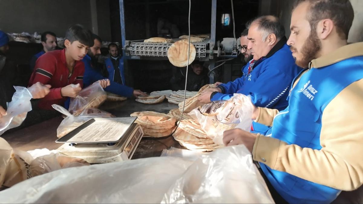 Esed'ten kurtulan Halep'te yaralar sarlyor... Deniz Feneri'nden Halep'e insani yardm koridoru
