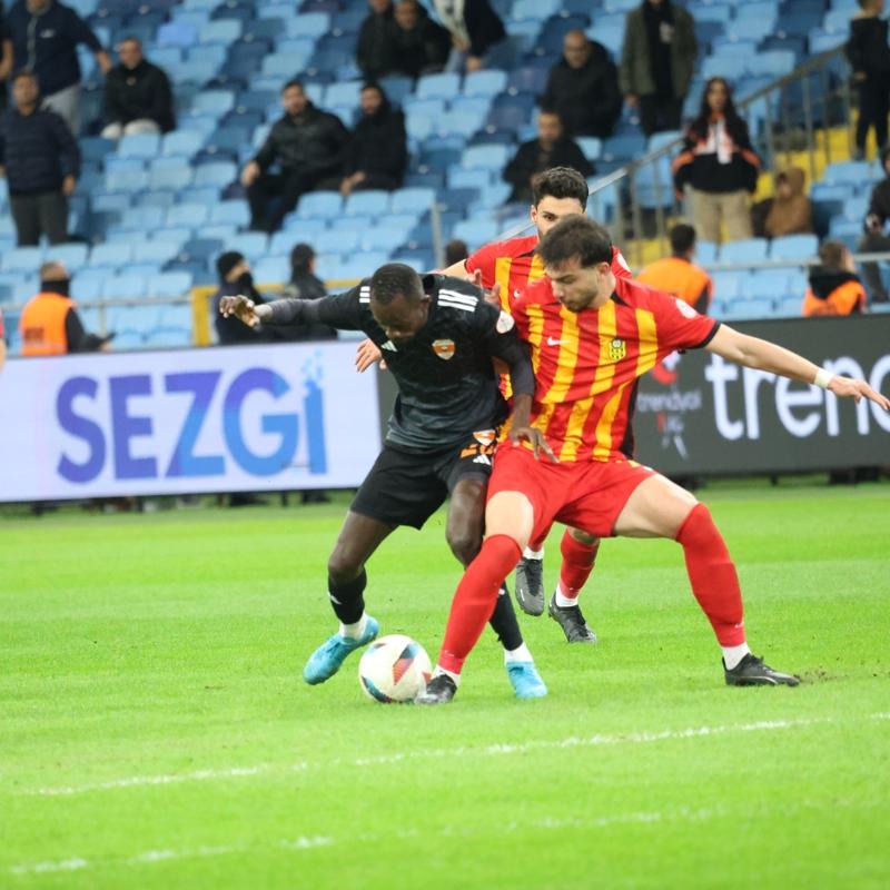 Adanaspor, Yeni Malatyaspor engelini 3 golle geti