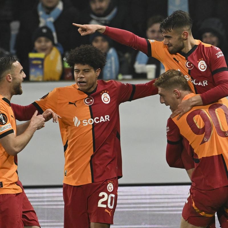 Galatasaray, 18 matr yenilmiyor