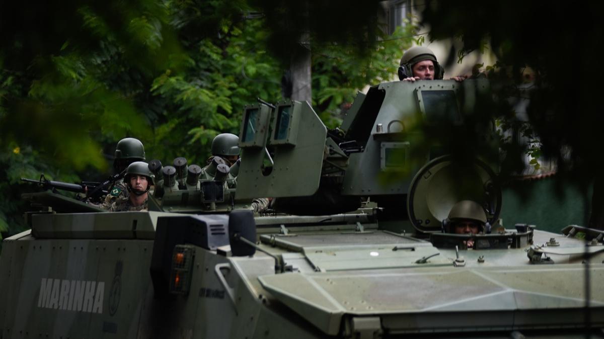 Gney Amerika lkesinde kriz... Tanklar sokaa kt