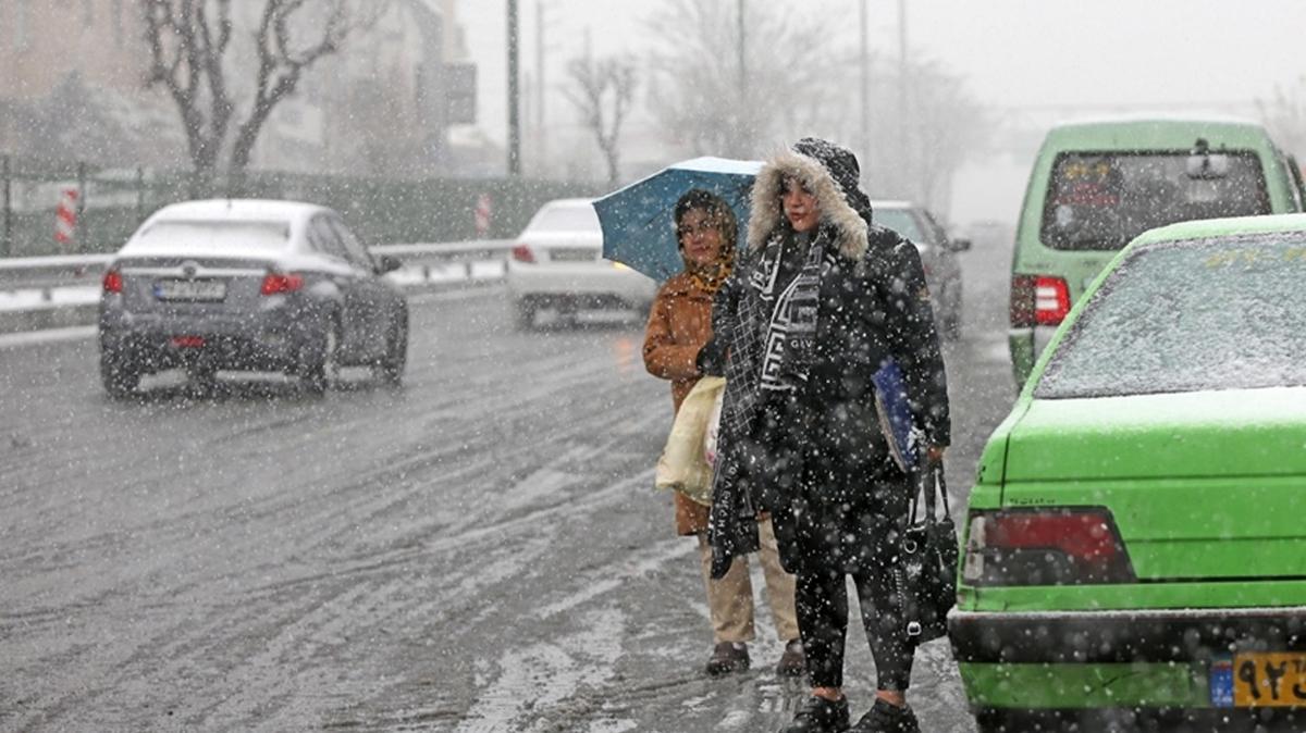 ran iddetli kar yana teslim! Okullar ve devlet daireleri tatil edildi
