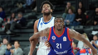 Anadolu Efes, Baheehir Koleji karsnda kazand