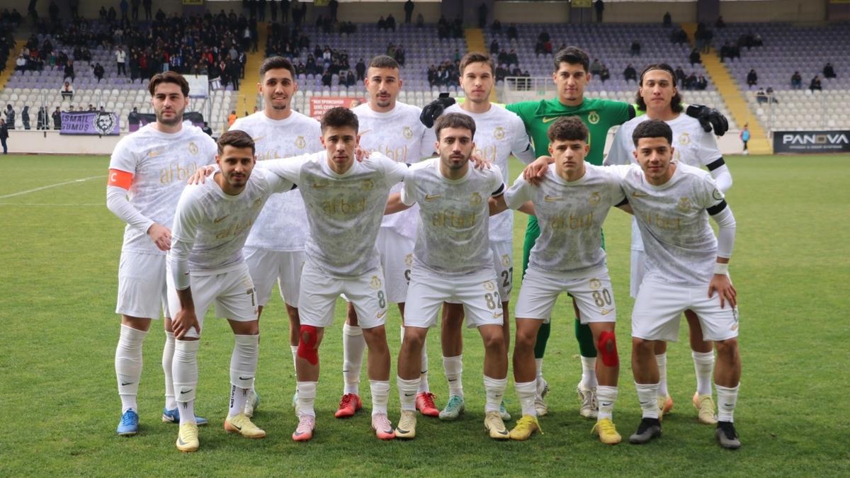 Adana 01 Futbol Kulb, Afyonspor'a gol olup yad: 10-0!