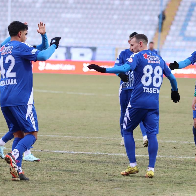 Erzurumspor, Sakaryaspor kar��s�nda turlad�