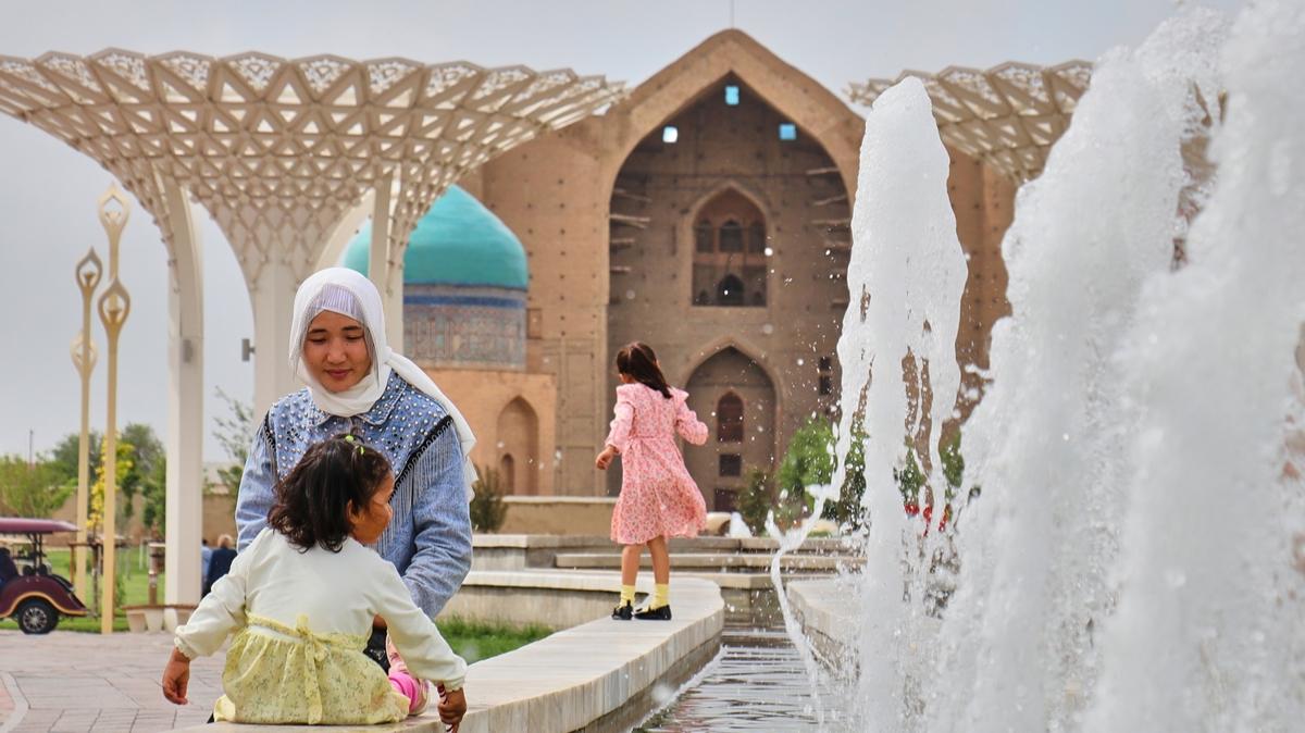 Kazakistan, Trkistan' "Trk dnyasnn manevi bakenti" olarak kabul etti