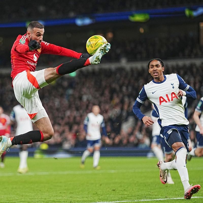 Altay Bayndr oynad! Manchester United, Tottenham'a malup oldu