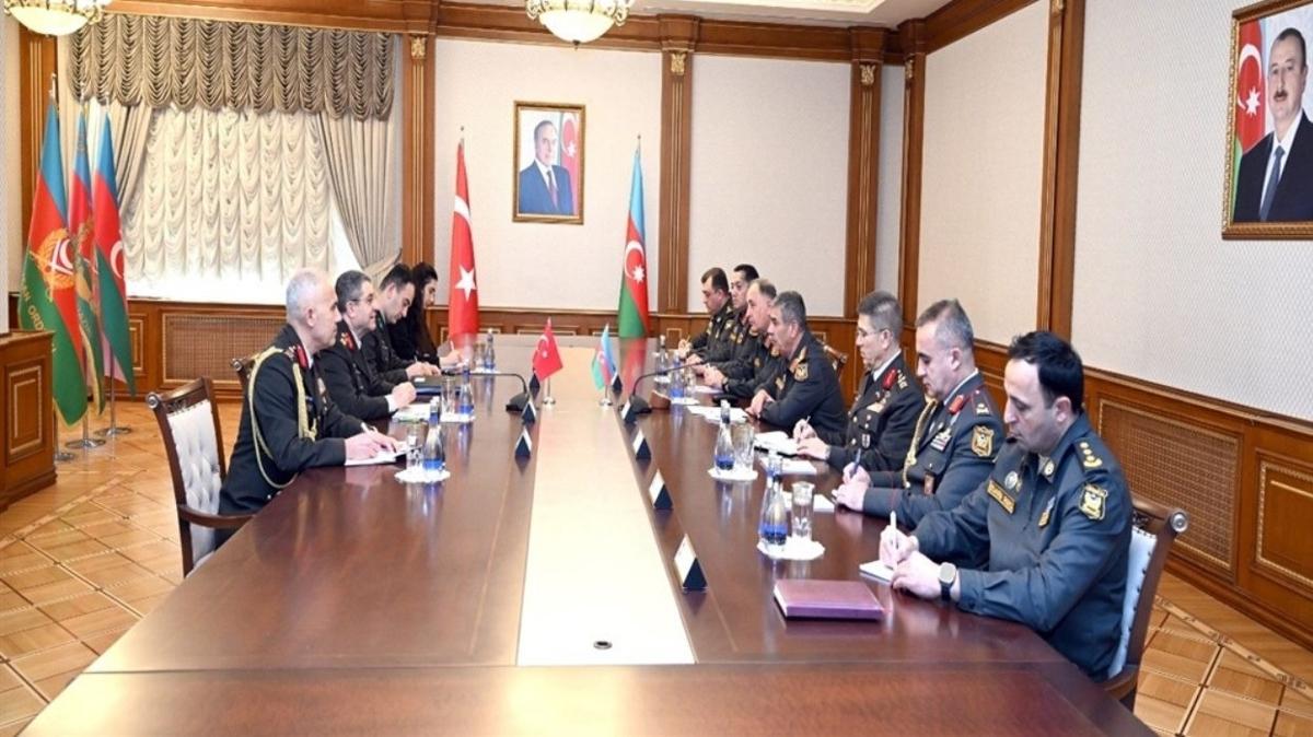 Kara Kuvvetleri Komutan'ndan Azerbaycan'da youn temaslar