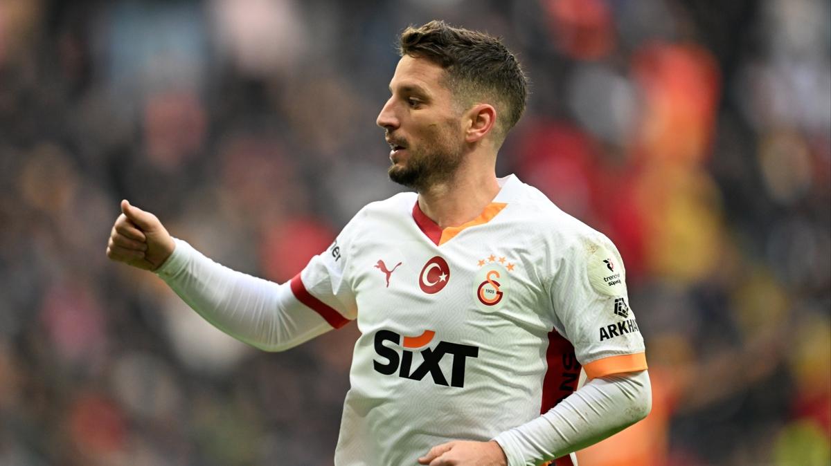 Mertens'den Galatasaray'daki geleceine ilikin aklama