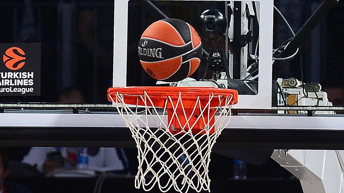 EuroLeague'de ikinci devrenin perdesi alyor