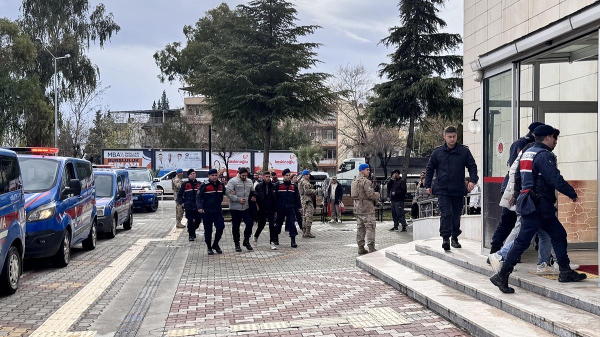 Manisa'da iki aile arasnda kavga: 3 yaral