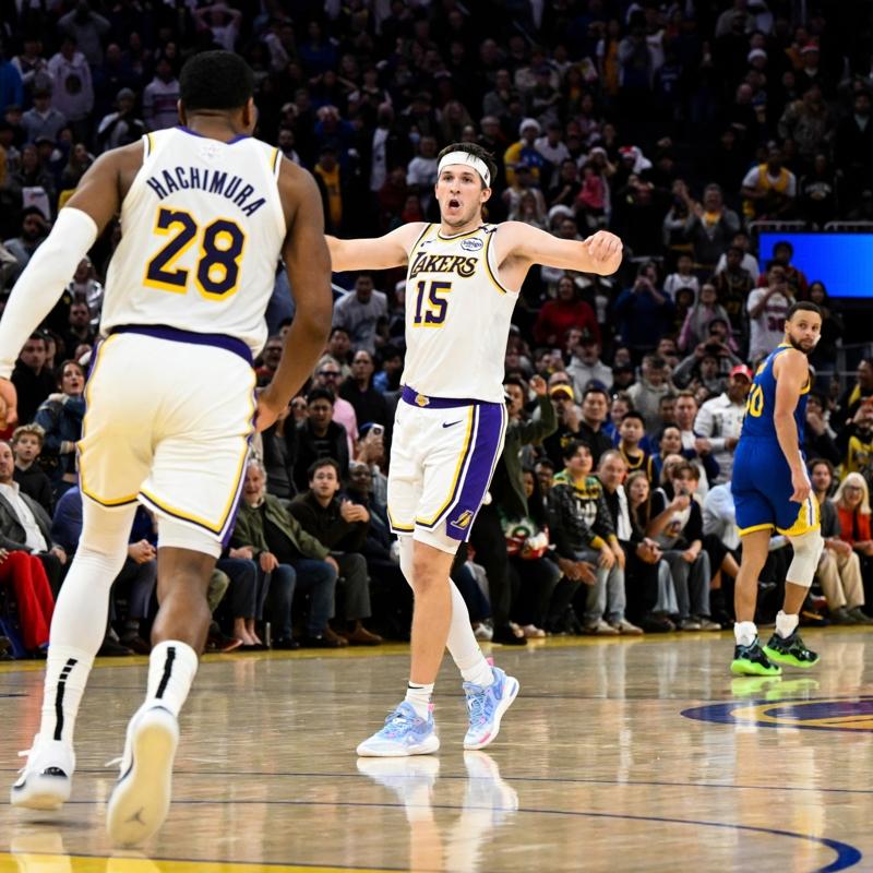 Lakers, Warriors'u son saniyede devirdi