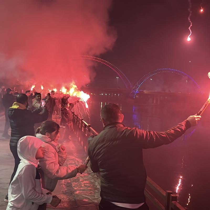 Adana Demirsporlu taraftarlardan 84. kurulu� y�l d�n�m� kutlamas�