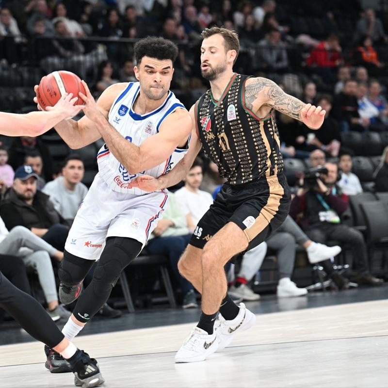 Anadolu Efes, Karyaka engelini geti