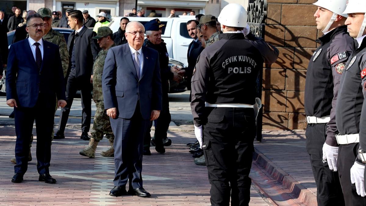 Bakan Gler'den hudut birliklerine ziyaret