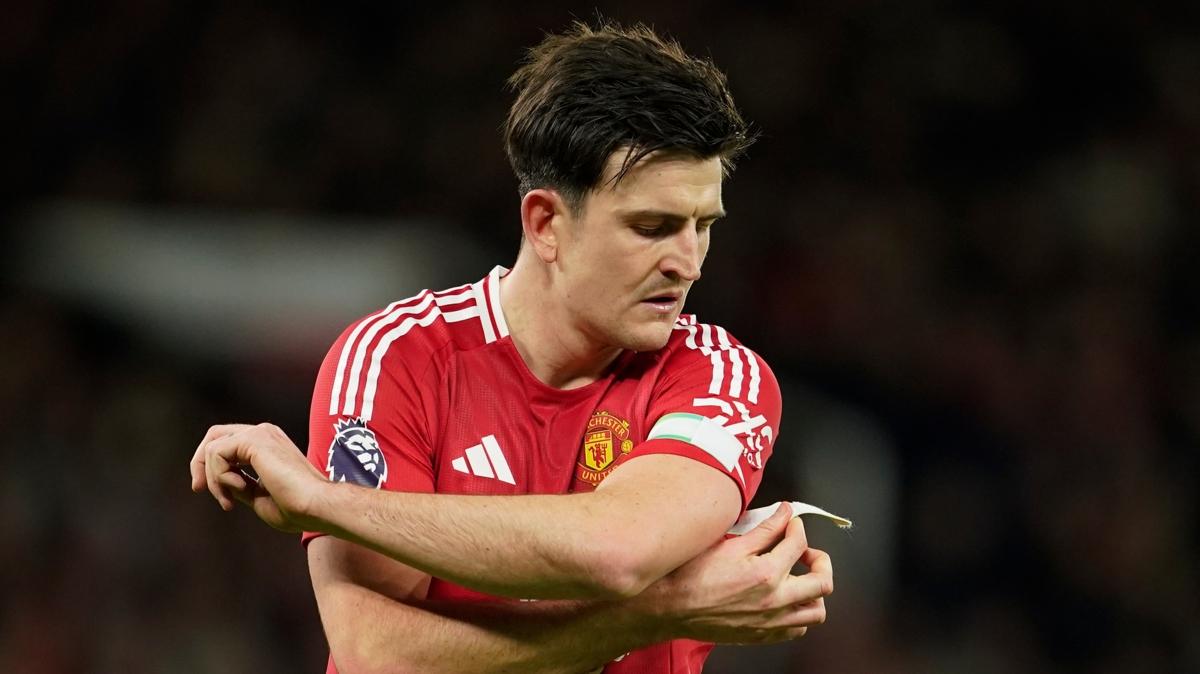 Evra'dan ilgin k! "Maguire'ye kaptanl geri verin"