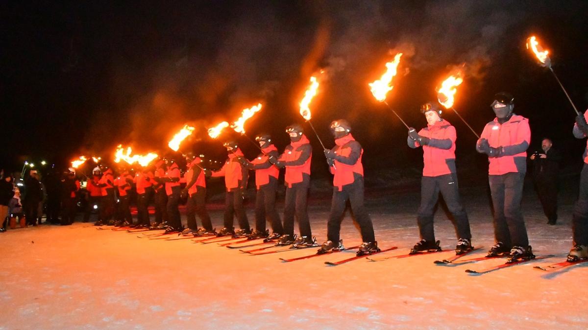 JAK timleri Sarkam ehitleri ansna kayak gsterisi yapt