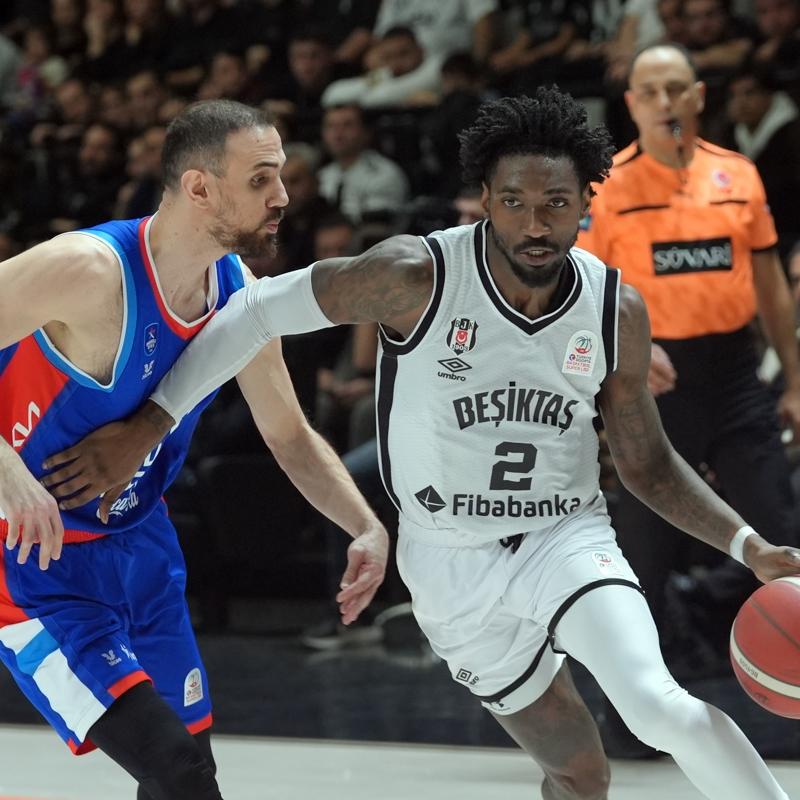 Beikta, Anadolu Efes'i 17 say farkla devirdi