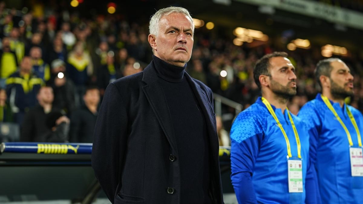 Jose Mourinho'dan 2 deiiklik