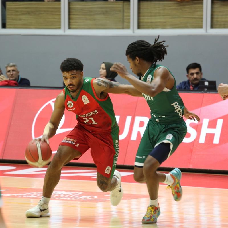 Yalovaspor Basketbol evinde galip