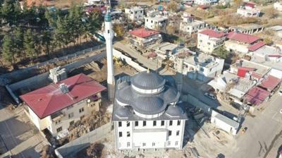 Depremde zarar gören camiler ayağa kaldırılıyor