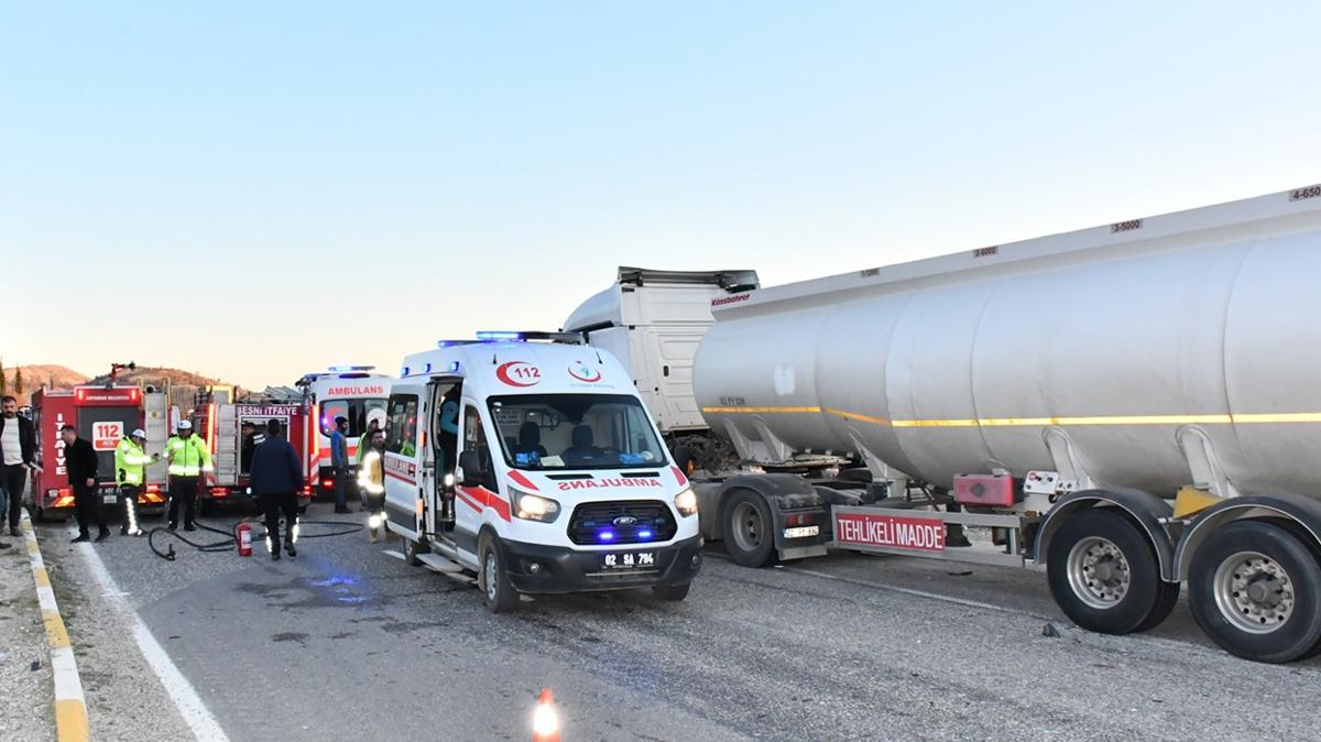 Adyaman'da yakt tankeri ile otomobil arpt: l ve yarallar var