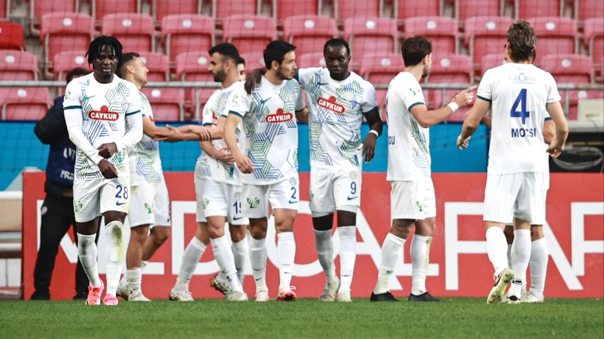 Rizespor, Hatay deplasmanndan 3 puan kard