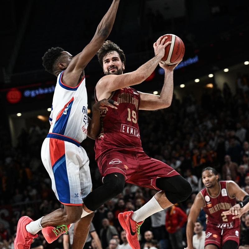 Potada Anadolu Efes ve Galatasaray kar karya