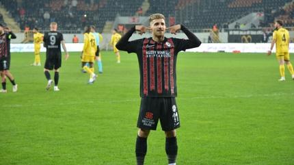 �orum FK 3 puan� 3 golle ald�