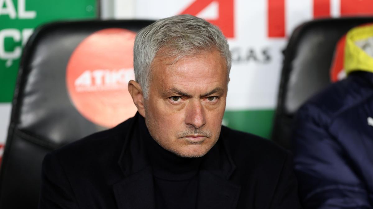 Jose Mourinho: Savamaya devam edeceiz