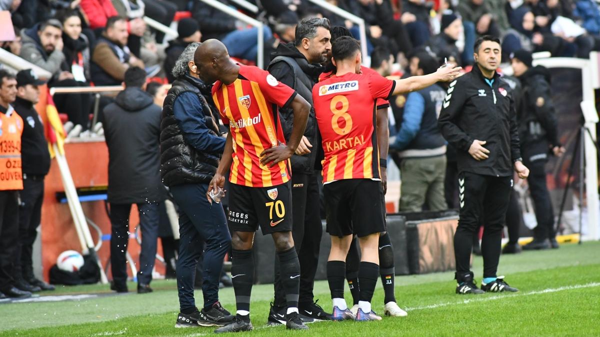 Kayserispor'da kt gidiat devam ediyor