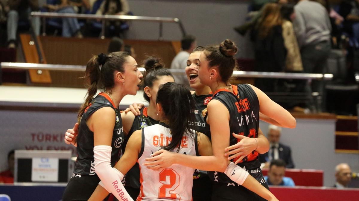 Eczacba Dynavit CEV ampiyonlar Ligi'nde eyrek finale ykseldi