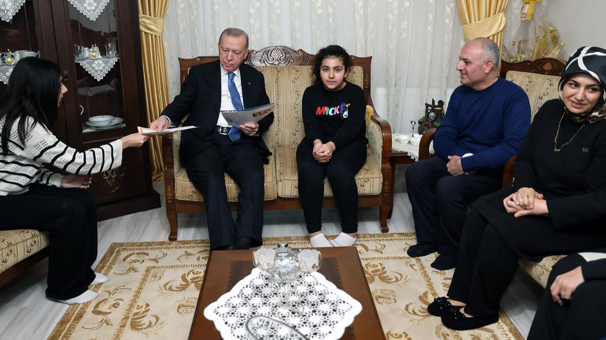 Bakan Erdoan szn tuttu... Malatyal aileye srpriz ziyaret