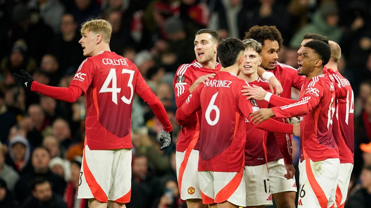 Manchester United, Rangers engelini 2-1'lik skorla geti